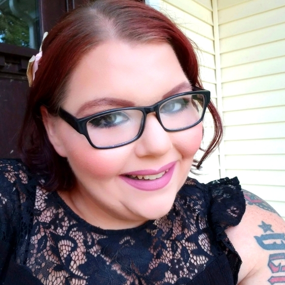 Meet your Posher, Em! - Picture 6 of 8